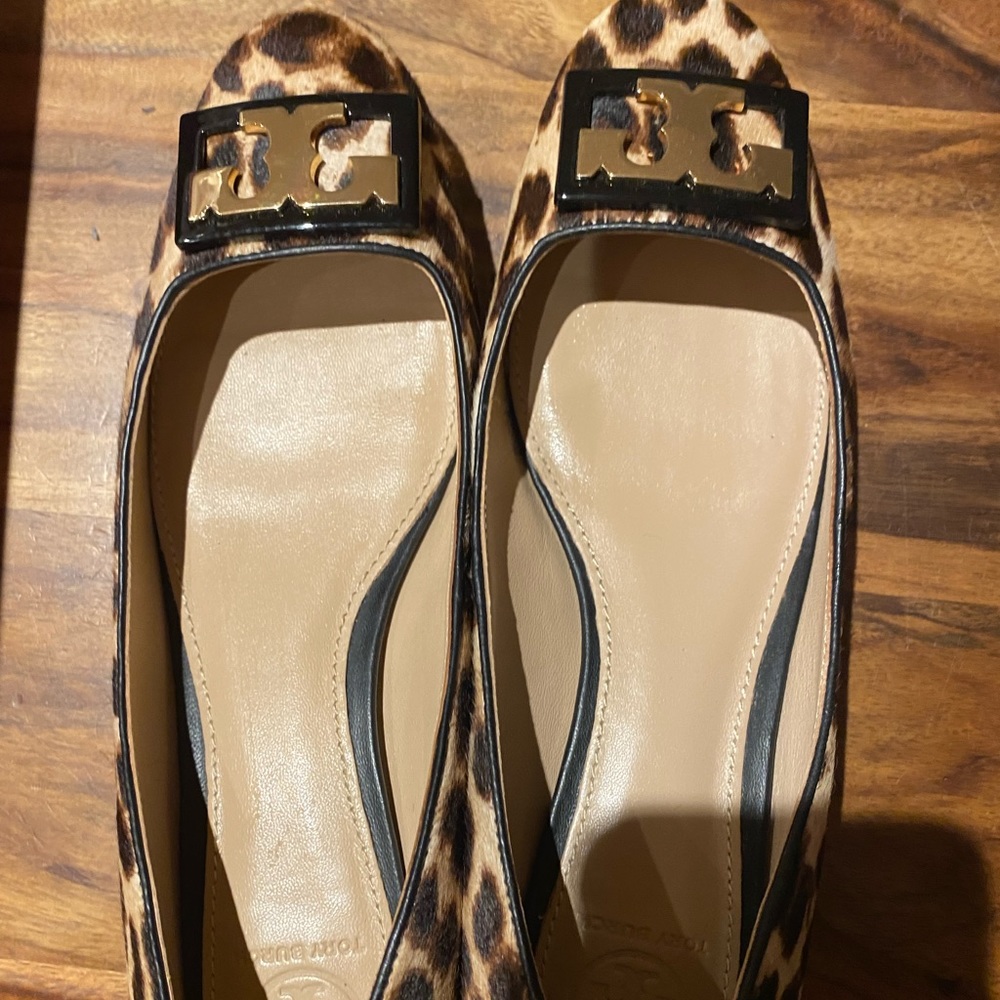 [Tory Burch] HP 💕 Gigi Calf-Hair Leopard Pump - Picture 8 of 13
